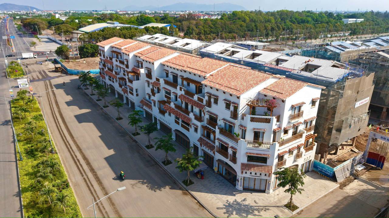 Tien do du an blanca city 05